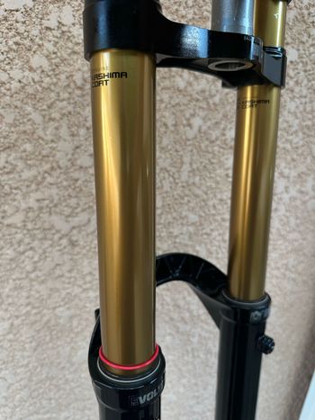 Used Fox 40 Factory GRIP X2 2022 bike — image 5 of 14