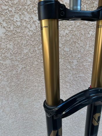 Used Fox 40 Factory GRIP X2 2022 bike — image 8 of 14