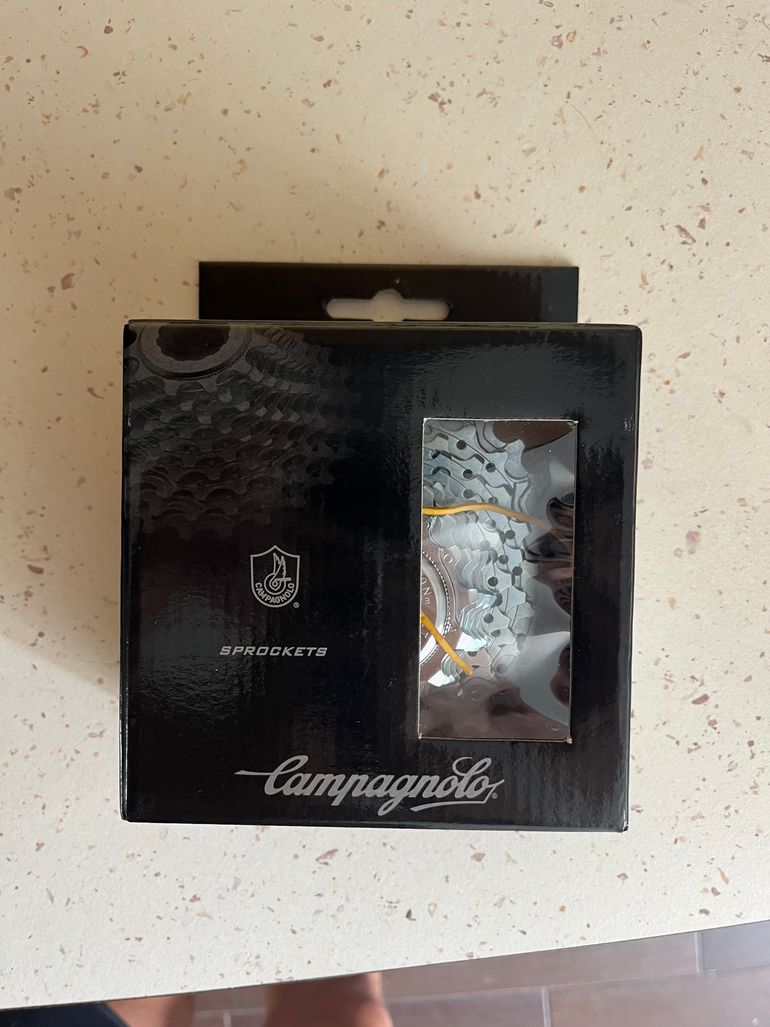 Used Campagnolo Veloce 10 vitesses Groupe + Cassette 13-29 bike — image 4 of 9