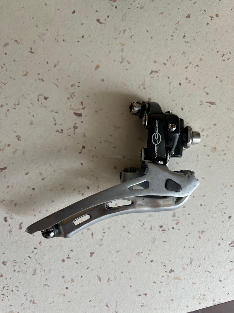 Used Campagnolo Veloce 10 vitesses Groupe + Cassette 13-29 bike — image 6 of 9