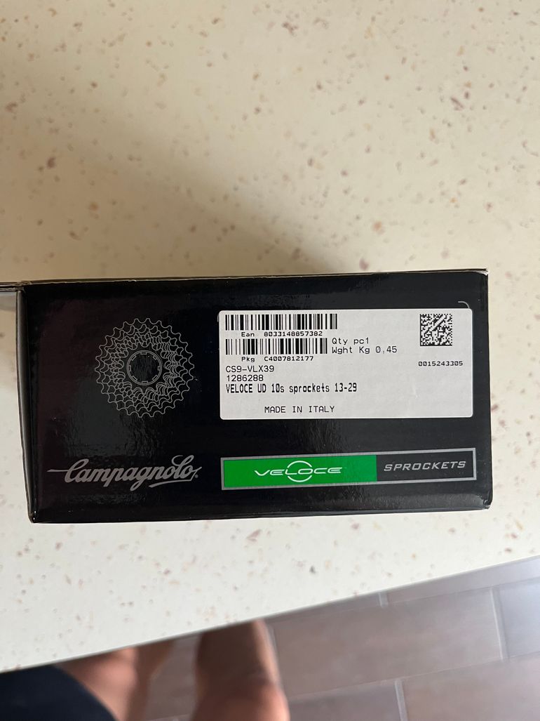 Used Campagnolo Veloce 10 vitesses Groupe + Cassette 13-29 bike — image 2 of 9