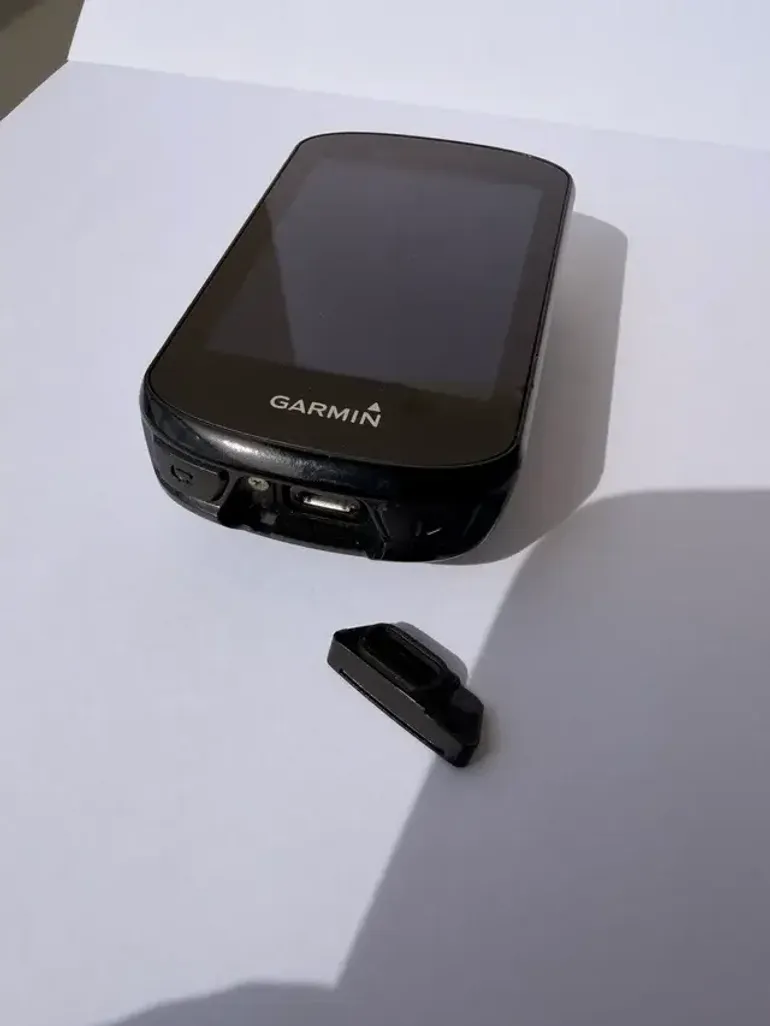 Used Garmin Edge 830 GPS Cycling Computer bike — image 3 of 8