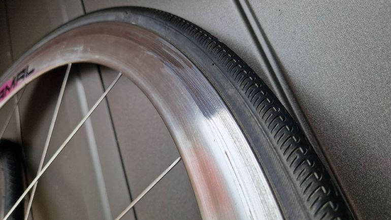 Used Campagnolo Shamal Wheelset 1994 bike — image 10 of 13