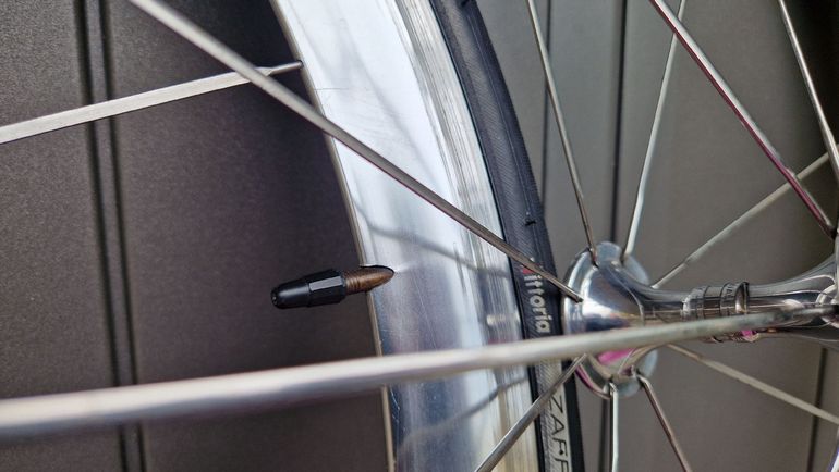 Used Campagnolo Shamal Wheelset 1994 bike — image 12 of 13