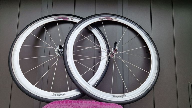 Used Campagnolo Shamal Wheelset 1994 bike — image 6 of 13