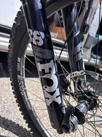 Used Fox 38 Performance Fork 2022 bike — image 3 of 9