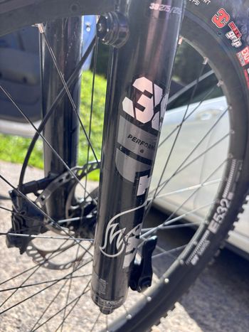 Used Fox 38 Performance Fork 2022 bike — image 4 of 9