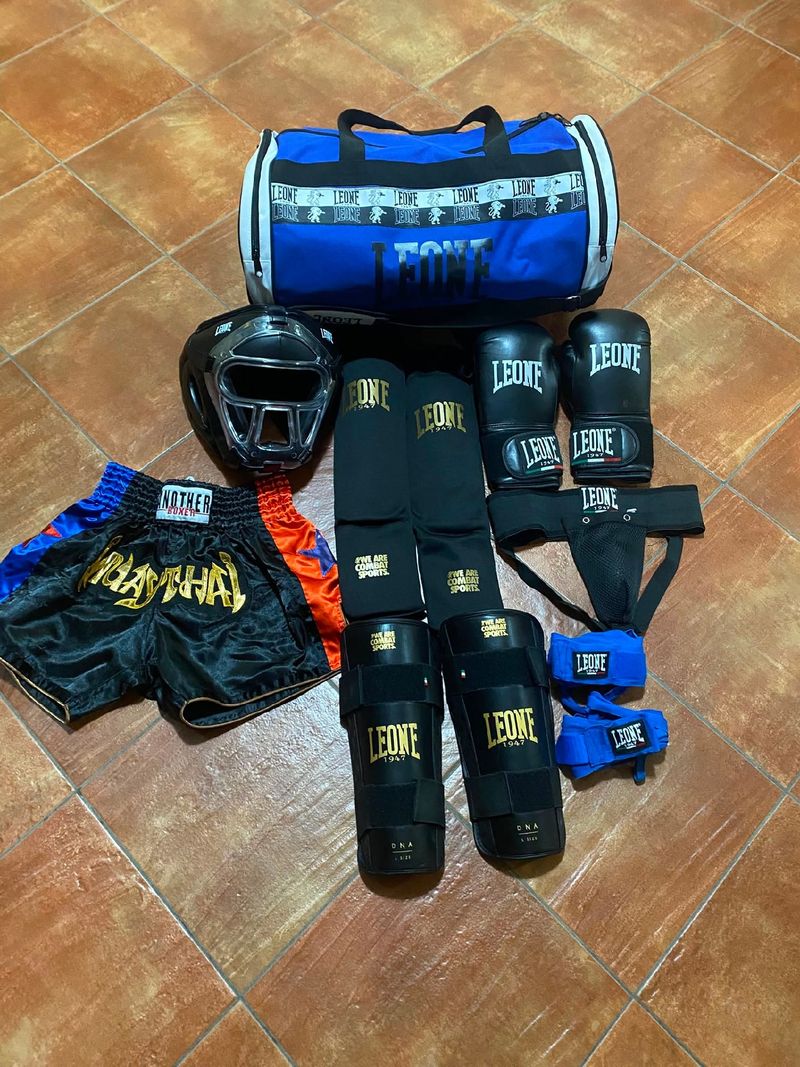 Brugt Leone completo abbigliamento muay thai 2026 Martial Arts & Boxing