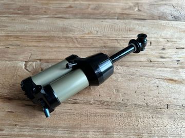 Brugt Intend Hover OPT Air Shock 2024 bike — billede 2 af 7