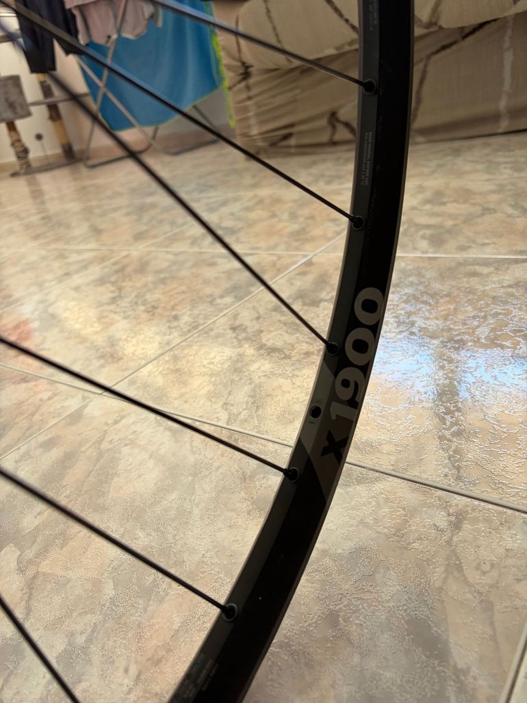 Used Dt Swiss X 1900 SPLINE 29 - 622 x 25 tc 2024 bike — image 7 of 7