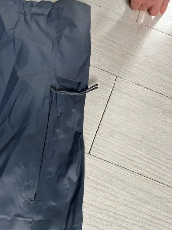 Used Optimistic Runners Veste sans manche imperméable bike — image 3 of 4