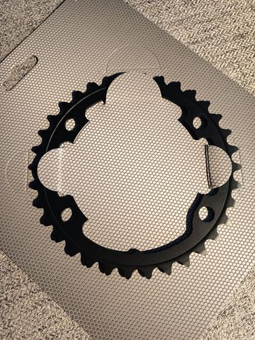 Used Shimano Ultegra 34 dents FC-R8000 11 vitesses Drivetrain & Pedals