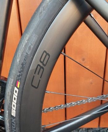 Used Specialized Roval Rapide C38 Carbon Wheelset 2022 bike — image 2 of 5