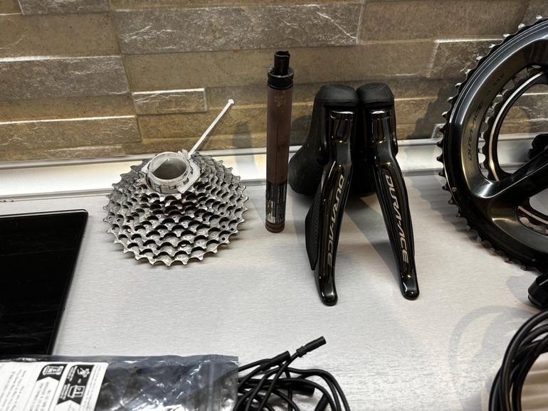Used Shimano Dura-Ace Di2 Disc 2022 bike — image 7 of 16