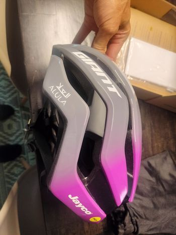 Used Giant REV PRO MIPS JAYCO ALULA 2025 bike — image 6 of 11