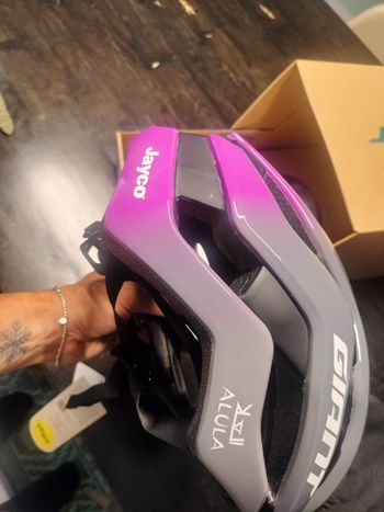 Used Giant REV PRO MIPS JAYCO ALULA 2025 bike — image 8 of 11