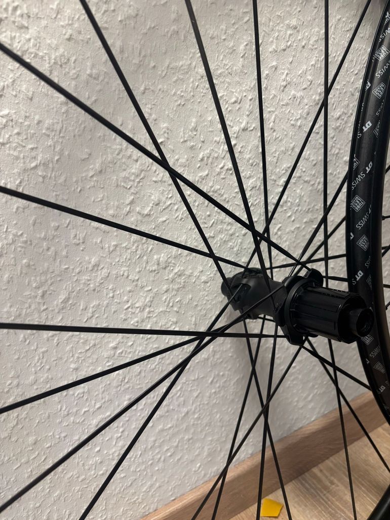 Used Dt Swiss P 1800 SPLINE 23 Disc Laufradsatz 2026 bike — image 2 of 5