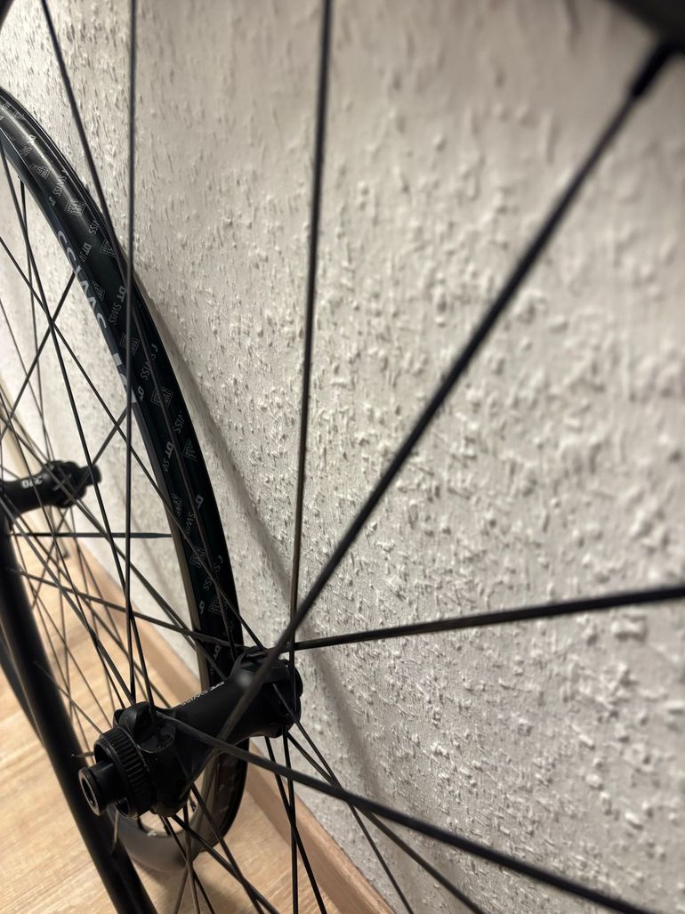 Used Dt Swiss P 1800 SPLINE 23 Disc Laufradsatz 2026 bike — image 3 of 5