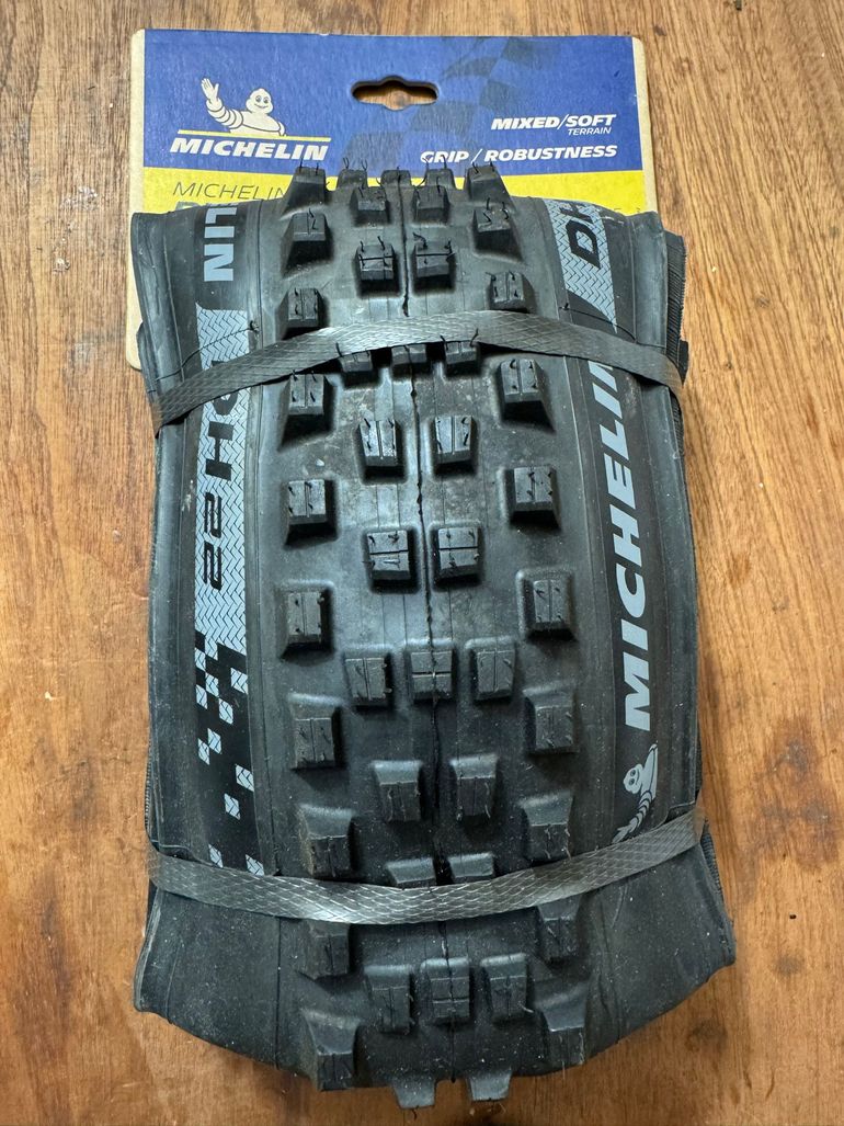 Used Michelin DH22 29 pouces 2025 bike — image 2 of 2