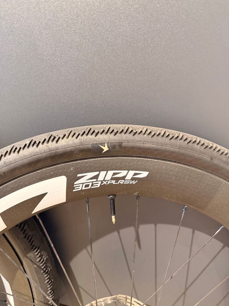 Used Zipp 303 XPLR SW 2025 bike — image 2 of 2