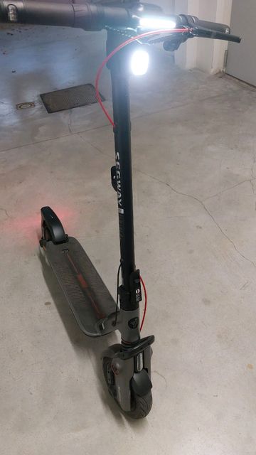 Used ninebot F3e 2025 bike — image 17 of 18