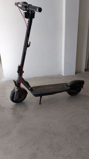 Used ninebot F3e 2025 bike — image 1 of 18