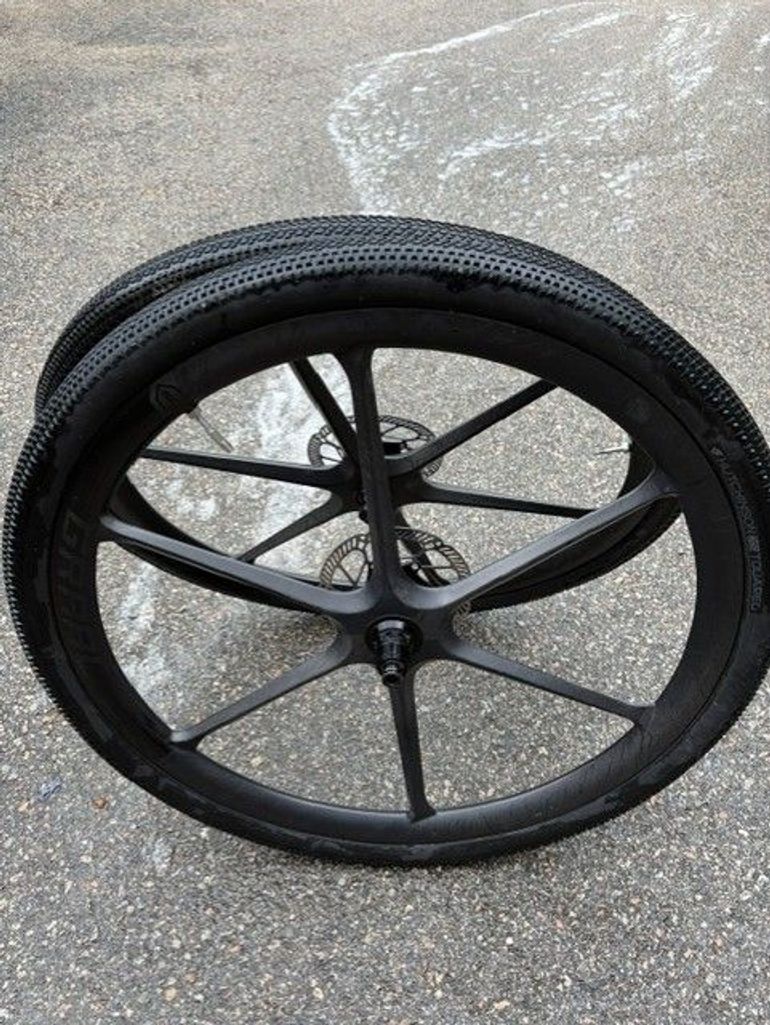 Used graal 6SPDC 2025 bike — image 1 of 8