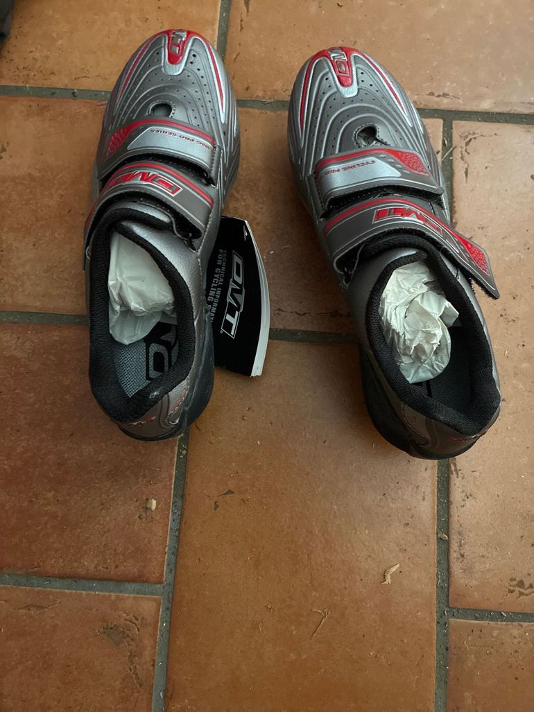 Used Dmt MTB Shoes bike — image 5 of 5