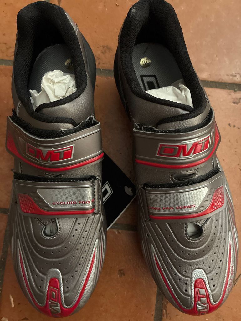 Used Dmt MTB Shoes bike — image 1 of 5