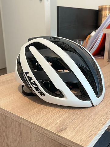 Tweedehands Lazer Genesis Helmet 2024 bike — afbeelding 2 van 6