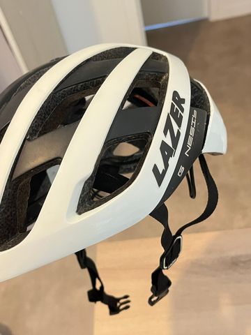 Tweedehands Lazer Genesis Helmet 2024 bike — afbeelding 3 van 6