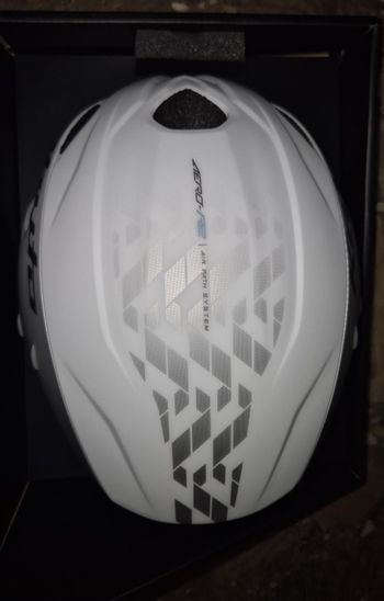 Used Kabuto AERO-R2 Helmet XS/S 2026 bike — image 8 of 12