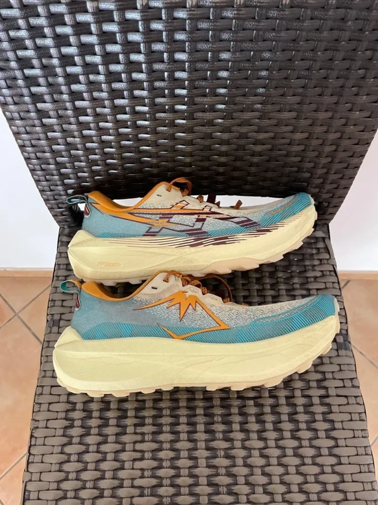 Used Asics Trabuco Max 4 bike — image 2 of 8