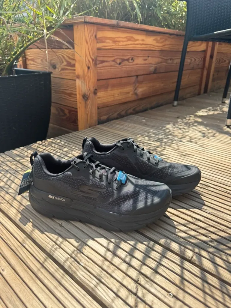 Used Skechers MAX cushioning Premier -vatage 54450 bike — image 6 of 6