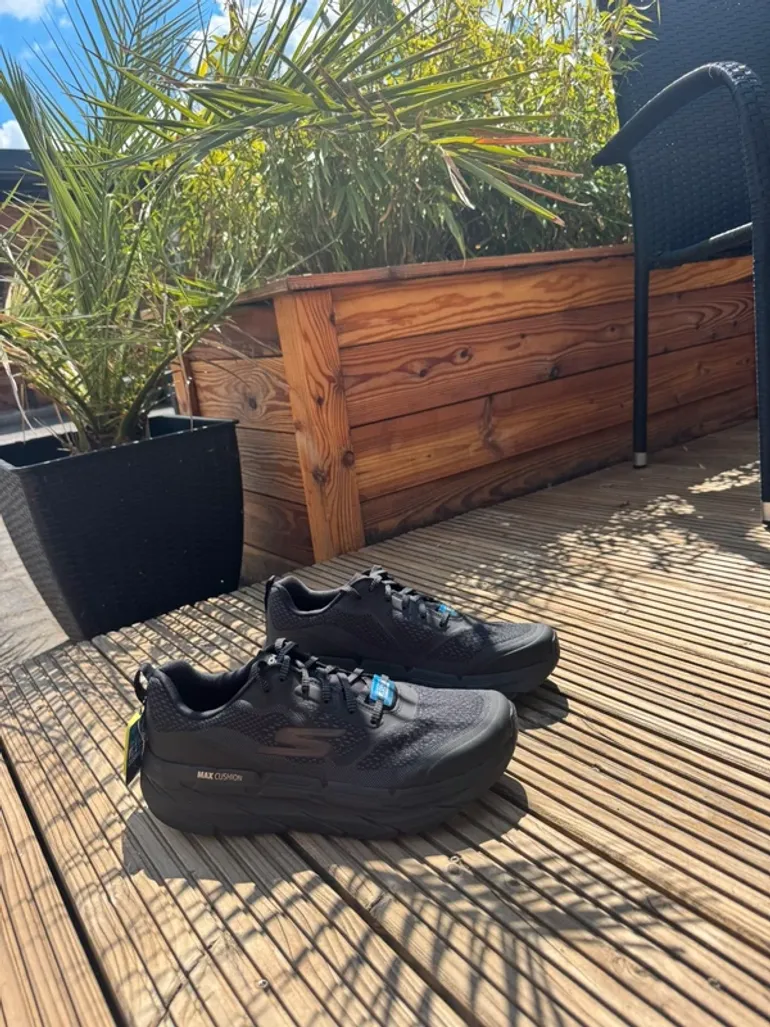 Used Skechers MAX cushioning Premier -vatage 54450 bike — image 1 of 6