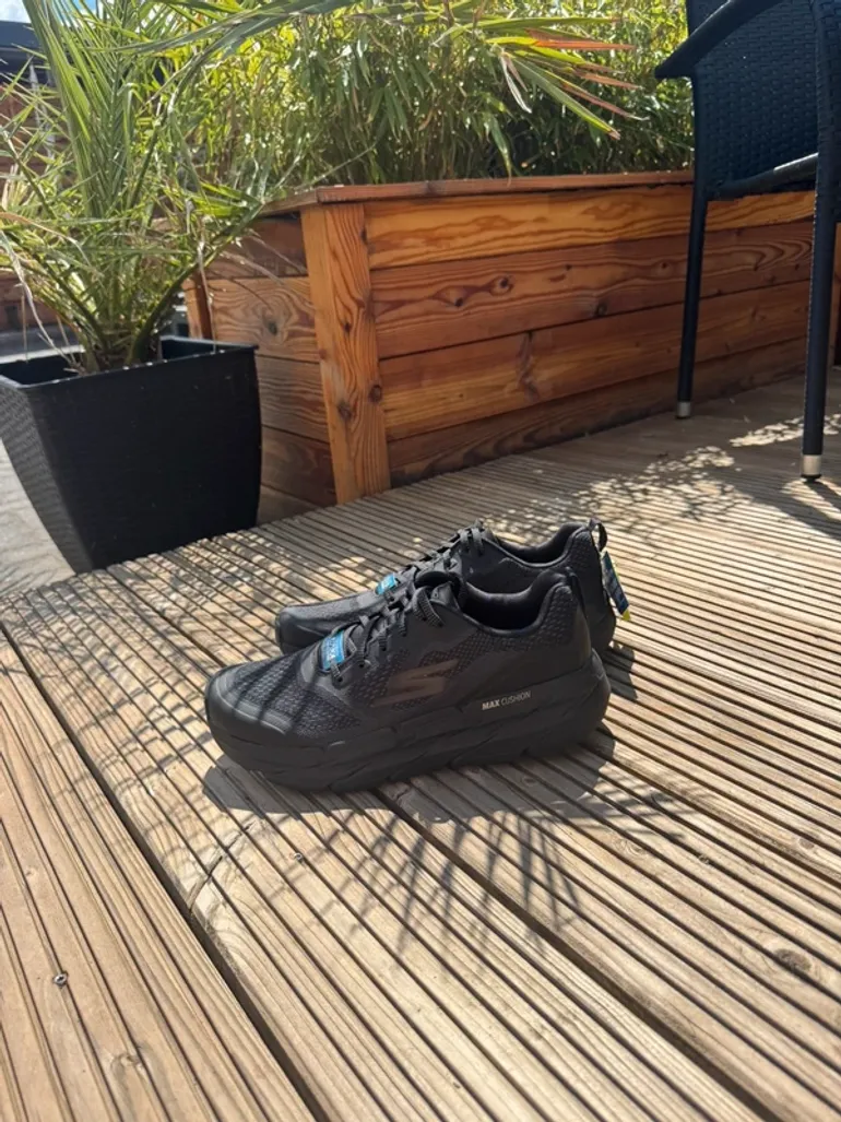 Used Skechers MAX cushioning Premier -vatage 54450 bike — image 2 of 6