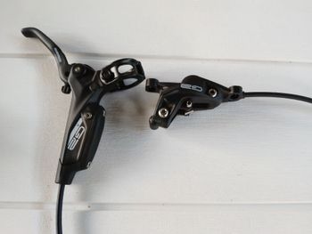 Used Sram G2R Disc Brakes 2024 bike — image 3 of 4