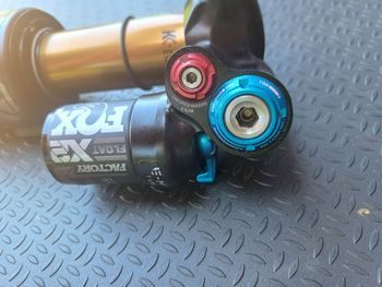 Used Fox Float X2 Factory Air Shock 2024 bike — image 5 of 5