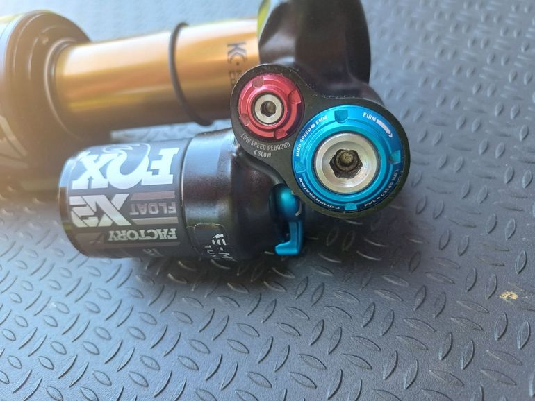 Used Fox Float X2 Factory Air Shock 2024 bike — image 5 of 5