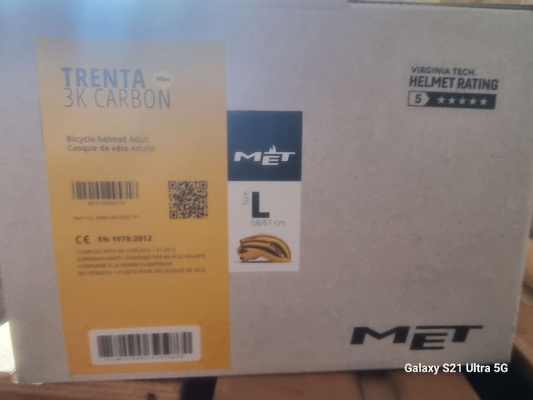 Used MET Trenta 3K Carbon MIPS UAE Team Emirates Edition 2025 bike — image 5 of 7