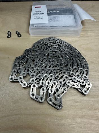 Used Sram RED E1 Flattop Chain 2025 bike — image 3 of 4