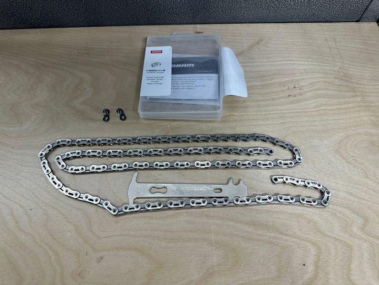 Used Sram RED E1 Flattop Chain 2025 bike — image 1 of 4