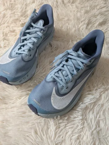 Used Nike Zoom Fly 6 bike — image 2 of 5