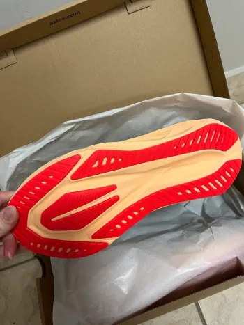 Used Asics Novablast 5 bike — image 3 of 5