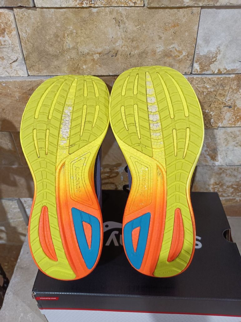 Used Saucony ride 18 bike — image 2 of 4