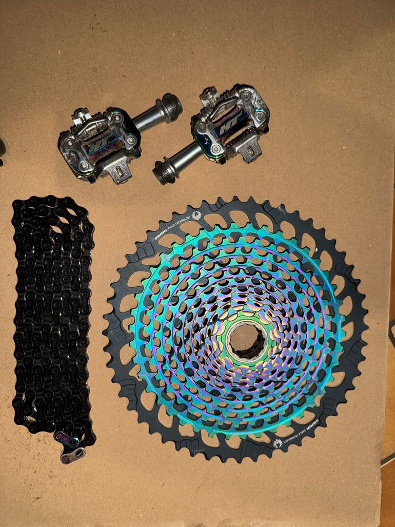 Used Sram XX1 AXS 2025 bike — image 2 of 5