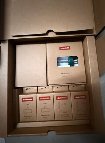 Used Sram Motive Ultimate Expert Kit Teal Splatter 2025 bike — image 6 of 8