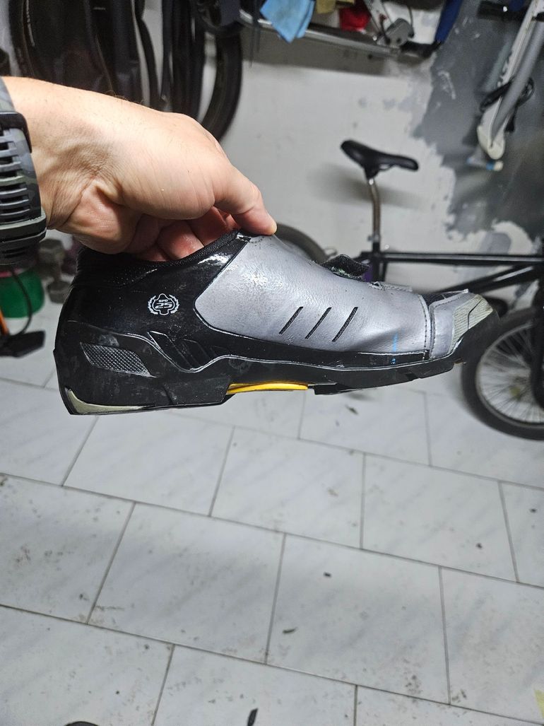 Used Shimano SH-M163G 25th Anniversary Edition 2015 bike — image 6 of 6