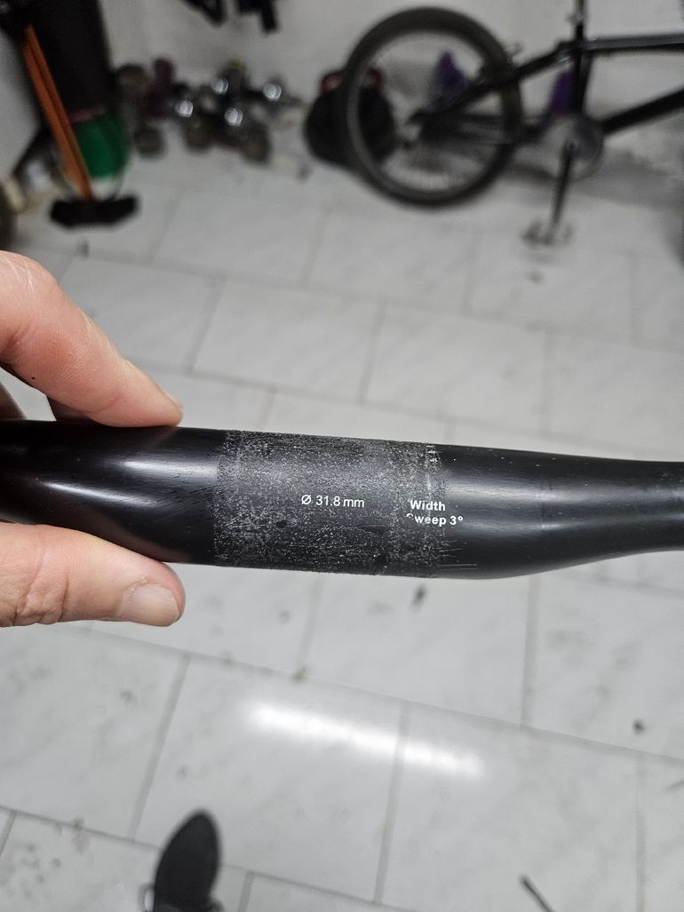 Used No brand MTB Flat Carbon Handlebar bike — image 1 of 3