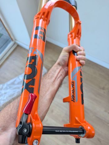 Used Fox 36 Factory Grip X 29" 160mm 2025 bike — image 10 of 11